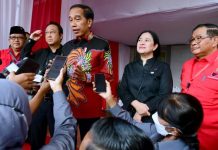 Tanggapi Penangkapan Tersangka Korupsi, Presiden: KPK Sudah Punya Fakta dan Bukti FOTO: Presiden Jokowi didampingi Sekretaris Kabinet Pramono Anung memberikan keterangan pers usai menghadiri Peringatan HUT ke-50 PDI Perjuangan di JIExpo Kemayoran, Jakarta, Selasa (10/01/2023). (Foto: BPMI Setpres/Muchlis Jr)