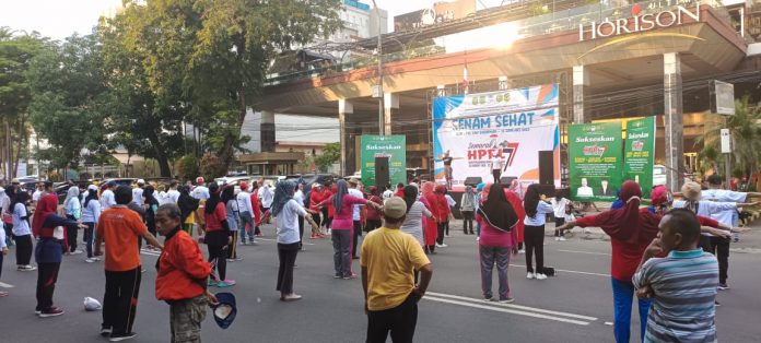 FOTO: Senam Sehat Semarak HPRL ke-77 ini berlangsung di Car Free Day Jalan Jenderal Sudirman, Minggu, (15/1/2023)