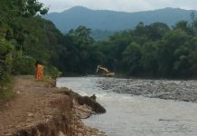 Marak Tambang Galian C di Tompobulu, Aktivis Sudah Ingatkan Sejak Tahun 2023 Ancaman Banjir Akan Meluas di Maros FOTO: Aktivitas alat berat saat melakukan Eksploitasi Besaran-besaran Tambang Galian C di aliran sungai di Lingkungan Pattiro Baji, Desa Bontomanai, Kecamatan Tompobulu, Kabupaten Maros. Selasa (17/1/2023) Foto hak milik KEJAM Sulsel
