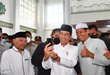 Presiden Jokowi Salat Jumat dan Resmikan Penataan Kawasan Masjid Ahmad Yani Kota Manado FOTO: Presiden Jokowi meresmikan penataan kawasan Masjid Ahmad Yani berupa pembangunan menara, di Kelurahan Lawangirung, Kecamatan Wenang, Kota Manado, Sulut, Jumat (20/01/2023). (Foto: BPMI Setpres/Rusman)