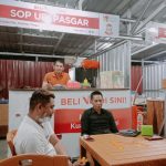 Bagi Pecinta Kuliner Makassar, Kunjungi Tenan “Sop Ubi Pasar Segar” FOTO: Andi Muktamar alias Thamir, Owner Sop Ubi Pasgar di Tenan jualannya Pasar segar Panakkukang