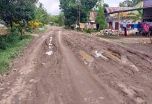 Tudingan Banyak Proyek 2022 Baru Terealisasi 50 Persen, Kadis PUPR Ajak LMRI Sinjai Tinjau Lapangan FOTO: Kondisi jalan di Lita-Litae ke Jualampe, Desa Alenangka, Kabupaten Sinjai, Sulawesi Selatan, Diabadikan/Direkam. Jumat (6/1/2023). (Properti LMRI Sinjai)