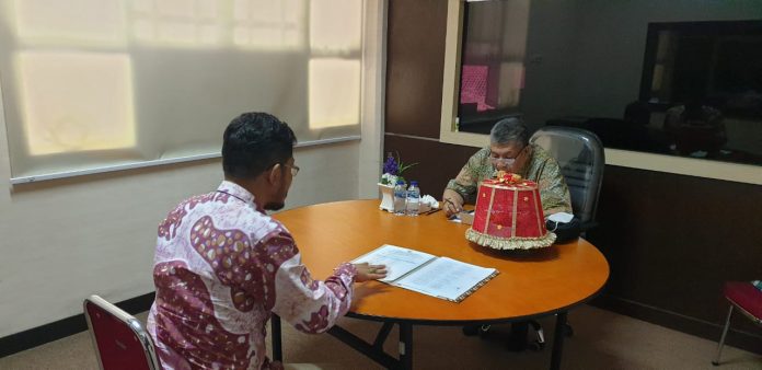 FOTO: Salah satu calon pejabat di Pemkab Bulukumba saat menjalani Uji Kompetensi (Job Fit) Jabatan Pimpinan Tinggi Pratama yang digelar di Gedung UPT Penilaian Potensi dan Kompetensi BKD Provinsi Sulawesi Selatan di Makassar, Sabtu 21 Januari 2023.