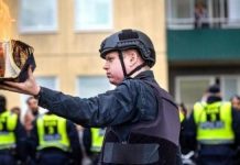 PBNU Geram Politikus Partai Sayap Kanan ekstremis Bakar Alquran FOTO: Politikus Partai Sayap Kanan ekstremis Denmark, Rasmus Paludan di Stockholm, Swedia pada Sabtu (21/1/2023)