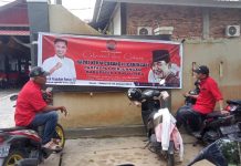 Gelar Rakercab II, Andi Rahim Berikan Ucapan Selamat untuk Semua Kader PDIP Lutra FOTO: Spanduk Ucapan Selamat atas Rapat Kerja Cabang PDIP Luwu Utara dari Andi Abdullah Rahim. Masamba, Senin (23/01).