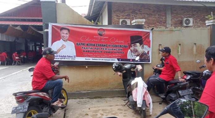 FOTO: Spanduk Ucapan Selamat atas Rapat Kerja Cabang PDIP Luwu Utara dari Andi Abdullah Rahim. Masamba, Senin (23/01).