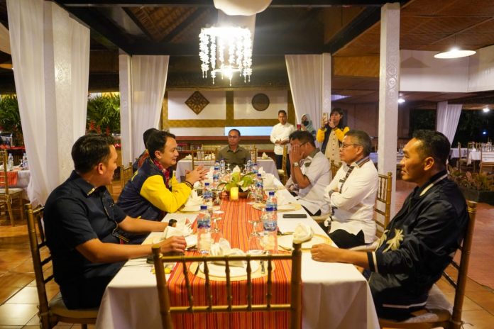 FOTO: Ketua Umum DPP AMPI, Jerry Sambuaga, Bertemu Muhammad Natsir di Misiliana Hotel, Jalan Pongtiku, Lemo Menduruk, Rantepao, Tallulolo, Kecamatan Kesu, Kabupaten Tana Toraja. Senin, (23/1/2023)