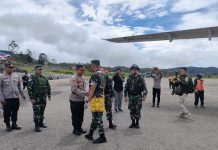 Danrem 172/PWY Tinjau Langsung Yakinkan Situasi Oksibil Sudah Semakin Kondusif FOTO: Komandan Korem 172/PWY Brigjen TNI J.O Sembiring melaksanakan kunjungan kerja selama dua hari ke Distrik Oksibil, Kab. Pegunungan Bintang. Selasa (24/01/2023).