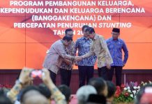 Cegah Stunting, Presiden Tekankan Pentingnya Kesiapan Lahir Batin sebelum Menikah FOTO: Presiden Jokowi didampingi Menko PMK Muhadjir Effendy, Menkes Budi Gunadi Sadikin, Seskab Pramono Anung, dan Kepala BKKBN Hasto Wardoyo membuka Rakernas Banggakencana dan Penurunan Stunting, Rabu (25/01/2023), di Jakarta. (Foto: Humas Setkab/Jay)