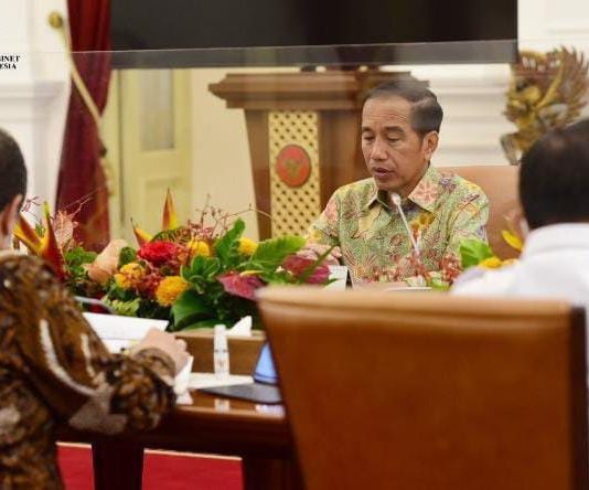 Presiden Pastikan Kesiapan Indonesia Gelar FIFA U-20 Hingga ANOC World Beach Games 2023 FOTO: Presiden Jokowi pimpin Ratas mengenai Persiapan Pelaksanaan Kegiatan Olahraga Nasional dan Internasional Tahun 2023, di Istana Merdeka, Jakarta, Rabu (25/01/2023) siang. (Foto: Humas Setkab/Agung)