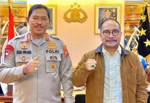Dewan Pembina Puspolkam Indonesia Bertemu Kapolda Sulsel FOTO: Kepala Kepolisian Daerah (Kapolda) Sulsel Irjen Pol. Nana Sudjana bertemu, berdialog, dan berdiskusi bersama dengan Ketua Dewan Pembina Puspolkam Indonesia Firman Jaya Daeli, pada hari Kamis, tanggal 26 Januari 2023, di ruang kerja Kapolda, Markas Polda, Makassar, Sulsel.