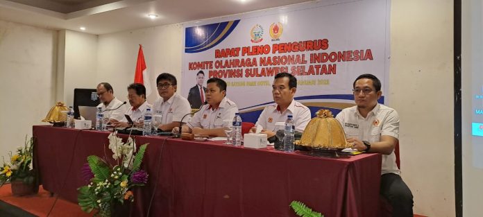 FOTO: Rapat pleno pengurus KONI Propinsi Sulawesi Selatan yang digelar hari jumat (27/01) sore hingga malam hari di lantai 2 Grand Sayang Park Hotel Maccini Sombala kota Makassar.