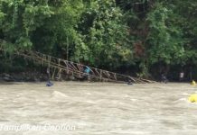 Empat Personel TNI-Polri Hilang di Sungai Digoel, Masih Dalam Pencarian FOTO: TNI-Polri upaya pencarian 4 prajurit yang hilang akibat terjatuh dari jembatan gantung Sungai Digoel, Distrik Iwur, Kabupaten Pegunungan Bintang, Papua Pegunungan.