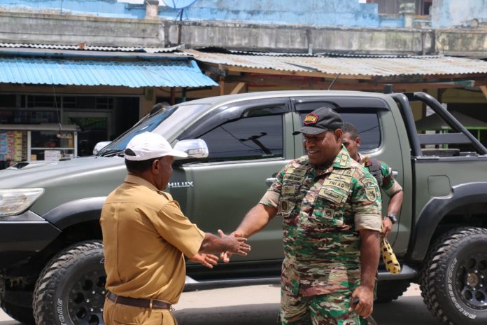 FOTO: Dandim 1702/JWY Letkol Cpn Athenius Murip, S.H.,M.H menghadiri acara peresmian gedung rawat inap puskesmas Wamena Kota yang berada di jalan Ahmad Yani, Distrik Wamena Kota, Kabupaten Jayawijaya, Provinsi Papua Pegunungan, pada Senin (30/01/2023).