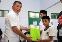 Khitanan Massal di HUT ke-22 Baznas, Bupati Andi Utta: Terus Tebar Kebaikan FOTO: Bupati Andi Muchtar Ali Yusuf saat menghadiri khitanan massal di Kantor Baznas Bulukumba, Selasa, 31 Januari 2023.