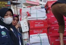 Tidak Butuh Waktu yang Lama, Pemkot Parepare Gerak Cepat Salurkan Bantuan ke Korban Banjir FOTO: Pemerintah Kota (Pemkot) Parepare melaui Dinas Sosial (Dinsos) bergerak cepat menyalurkan bantuan, pasca bencana banjir yang melanda Kota Cinta, Rabu (1/2/2023) kemarin.