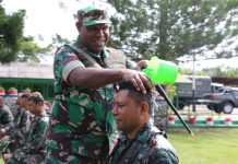 Dandim 1702/Jayawijaya Resmi Menerima 29 Prajurit Baru FOTO: Kodim 1702/JWY menggelar tradisi orientasi masuk Satuan bagi 29 orang anggota Bintara dan Tamtama baru, pada Rabu (01/02/2023).