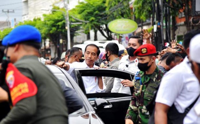 FOTO: Presiden Jokowi meninjau Pasar Anyar Singaraja, Buleleng, Bali, Kamis (02/02/2023). (Foto: Humas Setkab/Agung)