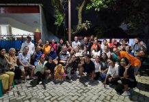 Nudika Ambon Kamp Gunung Nona Rayakan Ultah Pimcam Partai Golkar Ujung Pandang FOTO: Warni Community yang berbasis di Jalan Gunung Nona dan Jalan Sungai Nuri, Kelurahan Pisang Selatan, Kecamatan Ujung Pandang, Kota Makassar.