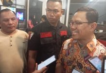 Namanya Masuk Calon Menteri PPP saat Reshuffle Kabinet, Amir Uskara: itu Hak Preogratif Presiden FOTO: Wakil ketua umum PPP, Amir Uskara saat ditemui awak media di Makassar. Sabtu (4/2)