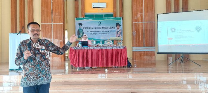 FOTO: Guru besar UNM dan Wakil Rektor bidang akademik dan Kemahasiswaan Kalla Institute, Prof Dr Sukardi Weda.