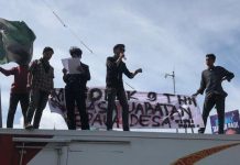 Jelang HUT ke 76, Hml Komisariat Mega Rezky Gelar Aksi Tolak Perpanjangan Masa Periode 9 Tahun Jabatan Kades FOTO: Himpunan Mahasiswa Islam (HMI) Komisariat Universitas Mega Rezky Makassar menggelar aksi unjuk rasa di kawasan lampu merah Tallo. Ahad (4/2)