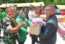 Gereja Menyambut Baik Kolaborasi Dalam Pemberdayaan Ekonomi Umat Guna Menekan Laju Inflasi FOTO: Pangdam XVII/Cenderawasih Mayjen TNI Muhammad Saleh Mustafa, Ketua Jemaat GKI Yakhin Klewbleuw, Pendeta Heldi Harun di Gereja GKI Yakhin Kampung Klewbleuw, Distrik Sentani Timur, Kabupaten Jayapura, Papua, Minggu (05/02) siang.