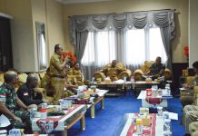 Danrem 172/PWY Temui Pj Bupati Jayapura, Bahas Pengaktifan Rumah Pengolahan Sagu FOTO: Danrem 172/PWY Brigjen TNI J.O Sembiring didampingi oleh Dandim 1701/Jayapura lantas menemui Pejabat (PJ) Bupati Jayapura, Triwarno Purnomo, S.STP., M.Si, untuk membahas hal tersebut pada Senin (6/02), bertempat di ruang VIP Room Kantor Bupati Jayapura, Gunung Merah, Distrik Sentani, Kab. Jayapura.