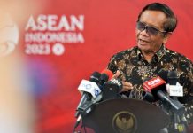Menko Polhukam: SPBE Upaya Pengawasan dan Pencegahan Tipikor FOTO: Menko Polhukam Mahfud MD memberikan keterangan pers di Kompleks Istana Kepresidenan Jakarta, Senin (06/02/2023). (Foto: Humas Setkab/Agung)