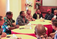 Dandim 1702/JWY Siap Ciptakan Situasi Kondusif Dukung Pembangunan di Provinsi Papua Pegunungan FOTO: Dandim 1702/JWY Letkol Cpn Athenius Murip.S.H.,M.H. menghadiri pertemuan dan tatap muka antara Wamendagri Jhon Wempi Wetipo, S.H., M.H. beserta rombongan, dengan para kepala suku, Itelektual dan Pimilik Hak Ulayat Distrik Walesi, bertempat di Grand Baliem Hotel, Kota Wamena, Kab. Jayawijaya, Provinsi Papua Pegunungan, pada Selasa (07/02/2023).