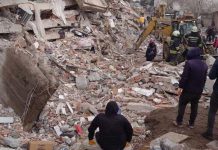 Hingga Selasa, Gempa Turki Tewaskan 7.800 Orang Foto: Dampak gempa di Turki. (Wikimedia Commons/VOA)