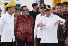 Presiden Jokowi Resmikan Terminal Amplas Medan dan Tanjung Pinggir Pematang Siantar FOTO: Presiden Jokowi saat bersama Menteri Perhubungan
