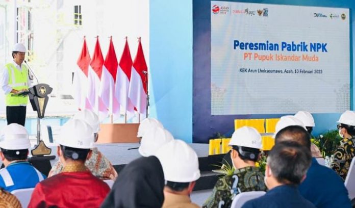 FOTO: Presiden Joko Widodo (Jokowi) meresmikan Pabrik NPK PT. Pupuk Iskandar Muda, di Kabupaten Aceh Utara, Provinsi Aceh, Jumat 10 Februari 2023.