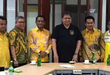 Temui Ketum, Airlangga Bangga Kekompakan Pengurus DPD Golkar Luwu FOTO: Ketua Umum (Ketum) DPP Partai Golkar Airlangga Hartarto usai menemui pengurus DPD Partai Golkar Luwu di Sorowako, Luwu Timur. Jumat malam (10/2).