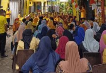 Appi Roadshow ke Parang Tambung, Daeng Jarre: Siap Menangkan Partai Golkar di 11 Kelurahan di Tamalate FOTO: Kegiatan roadshow ketua DPD Golkar Makassar di Kecamatan Tamalate Minggu (12/2)