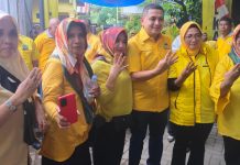 Susanty: Pimlur Parang Tambung Siap! Menangkan Golkar dan Appi Wali Kota Makassar FOTO: Ketua DPD Golkar Makassar Munafri Arifuddin (Appi) saat bersama pengurus Pimlur Parang Tambung. Minggu (12/2)