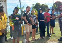 Prajurit Petarung Yonmarhanlan VI, Tanam 1000 Mangrove Bersama Toda, Tomas dan Mahasiswa di Masamba FOTO: Prajurit Petarung Batalyon Marinir Pertahanan Pangkalan (Yonmarhanlan) VI Makassar yang berdinas di Posmat TNI AL Munte Luwu Utara bersama Tokoh Pemuda, Adat, Masyarakat dan Mahasiswa Universitas Cokro Aminoto Palopo (UNCP) melaksanakan penanaman 1000 pohon mangrove di pantai Seta-seta Desa Poreang Kecamatan Tanalili Kabupaten Luwu Utara. Minggu (12/02/2023).