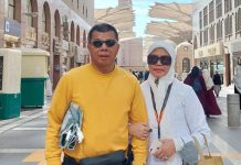Bupati Andi Utta Rayakan Ulang Tahun dengan Berumrah FOTO: Bupati Bulukumba Muchtar Ali Yusuf bersama istri Andi Herfida Attas saat melaksanakan ibadah umroh di Mekkah.