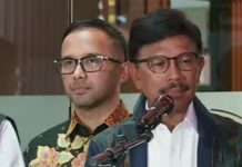 Rabu Besok, Penyidik Kejagung Kembali Panggil Menkominfo FOTO: Menteri Komunikasi dan Informatika (Menkominfo) Johnny G Plate usai diperiksa di kantor Kejaksaan Agung. Selasa (14/2)