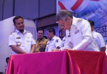 Taufan Pawe Teken Kesepakatan Forum Konsultasi Publik Rancangan RPD Sulsel 2024 – 2026 FOTO: Wali Kota Parepare, Taufan Pawe menandatangani Berita Acara Kesepakan Forum Konsultasi Publik Rancangan Rencana Pembangunan Daerah (RPD) Pemprov Sulsel Tahun 2024 - 2026.