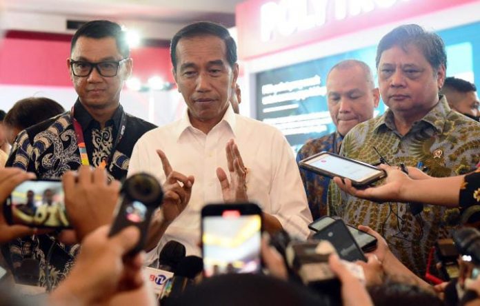 FOTO: Presiden Jokowi memberikan keterangan pers usai pembukaan Pameran Otomotif IIMS Tahun 2023, Kamis (16/02/2023). (Foto: Humas Setkab/Rahmat)