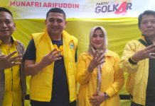 Wahab Tahir Pastikan APPI Bertarung di Dapil Makassar A FOTO: Dari kiri Bendahara DPD Golkar Kota Makassar, H. Ismail, Munafri Arifuddin, Ketua Golkar Makassar, Hj. Amriana Fungsionaris Partai dan Paling kanan Abdul Wahab Tahir Ketua Bappilu Partai Golkar Makassar.