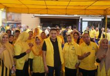 Appi Roadshow, Pimcam Bontoala: 12 Pimlur Siap Menangkan Partai Golkar FOTO: Ketua DPD Partai Golkar Makassar, H. Munafri Arifuddin, SE diapit Pimpinan dan Pengurus Pimlur Baraya. Ahad (19/2)