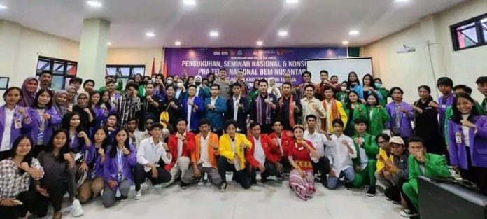 FOTO: Badan Eksekutif Mahasiswa Nusantara Sulawesi Selatan (BEMNUS SULSEL) laksanakan Seminar Nasional Kepemiluan dalam rangkaian Pengukuhan pengurus Daerah Aliansi BEM Nusantara Sulsel di Tana Toraja pada 16 Februari 2023.