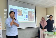 Seminar Hasil KKN Tematik Pengabdian Desa Periode Ganjil 2023 FOTO: Mahasiswa saat mengikuti Seminar Hasil KKN Tematik - Pengabdian Desa Periode Ganjil 2023 di Kampus Kalla Institute yang diselenggarakan oleh Lembaga Penelitian dan Pengabdian Masyarakat Kalla Institute di Kampus Kalla Institute, lantai 5. Selasa, (21/2/2022).