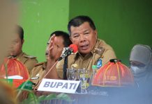 Musrenbang Ujung Loe: Andi Utta Kembali Bagikan 400 Bibit Unggul FOTO: Bupati Bulukumba Andi Muchtar Ali Yusuf membuka Musyawarah Perencanaan Pembangunan (Musrenbang) Tahun Anggaran 2024 tingkat Kecamatan Ujung Loe di halaman Kantor Camat Ujung Loe, Selasa, 21 Februari 2023.