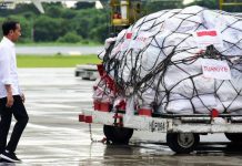 Presiden Lepas Bantuan Kemanusiaan untuk Korban Gempa di Turki dan Suriah FOTO: Presiden Jokowi saat melepas bantuan Pemerintah RI ke korban terdampak gempa bumi Turki dan Suriah di Pangkalan TNI AU Halim Perdanakusuma, Jakarta Timur, Jakarta, Selasa (21/02/2023). (Foto: Humas Setkab/Rahmat)
