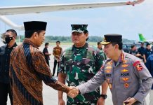 Dibuka Presiden, Ketua Pemuda Muhammadiyah Luwu, Hadiri Pembukaan Muktamar XVIII di Balikpapan FOTO: Presiden RI bersama Ibu Negara Hj. Irian Joko Widodo disambut Panglima TNI dan Kapolri Jenderal (Pol) Sigit Prabowo di Bandara Internasional Sultan Aji Muhammad Sulaiman Sepinggan, Kota Balikpapan, Provinsi Kalimantan Timur, pada Rabu (22/02/2023), sekira pukul 12.48 WITA.