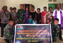 Demi Selamatkan Generasi Penerus Bangsa, Satgas Pamtas Yonif 132/BS Gelar Penyuluhan Bahaya Narkoba FOTO: Satgas Pamtas RI-PNG Sektor Utara Yonif 132/BS Pos Wembi melaksanakan penyuluhan bahaya penyalahgunaan narkoba bagi generasi muda Di Kp.Piyawi, Distrik Mannem, Kab.Keerom, Provinsi Papua, Rabu (22/02/2023).