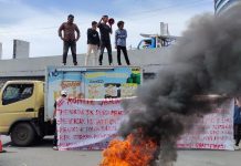 Gelar Unras Kejam Desak DK Periksa Ketua DPRD Sulsel Dugaan Gratifikasi FOTO: Komite Jaringan Aktivis Mahasiswa Sulawesi Selatan (KEJAM Sulsel). Menggelar aksi unjuk rasa (Unras) sebagai bentuk dukungan supremasi hukum di depan gedung kantor Kejati Sulsel, DPRD sulsel Dan Play over pada hari Rabu, 22 Februari 2023.